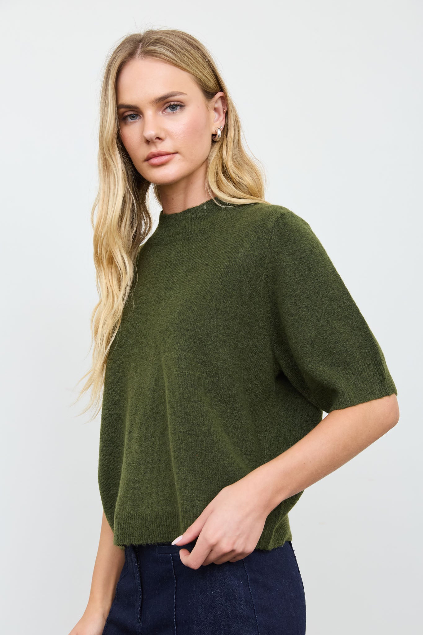 CREWNECK SHORT SLEEVE RIB HEM PULLOVER SWEATER