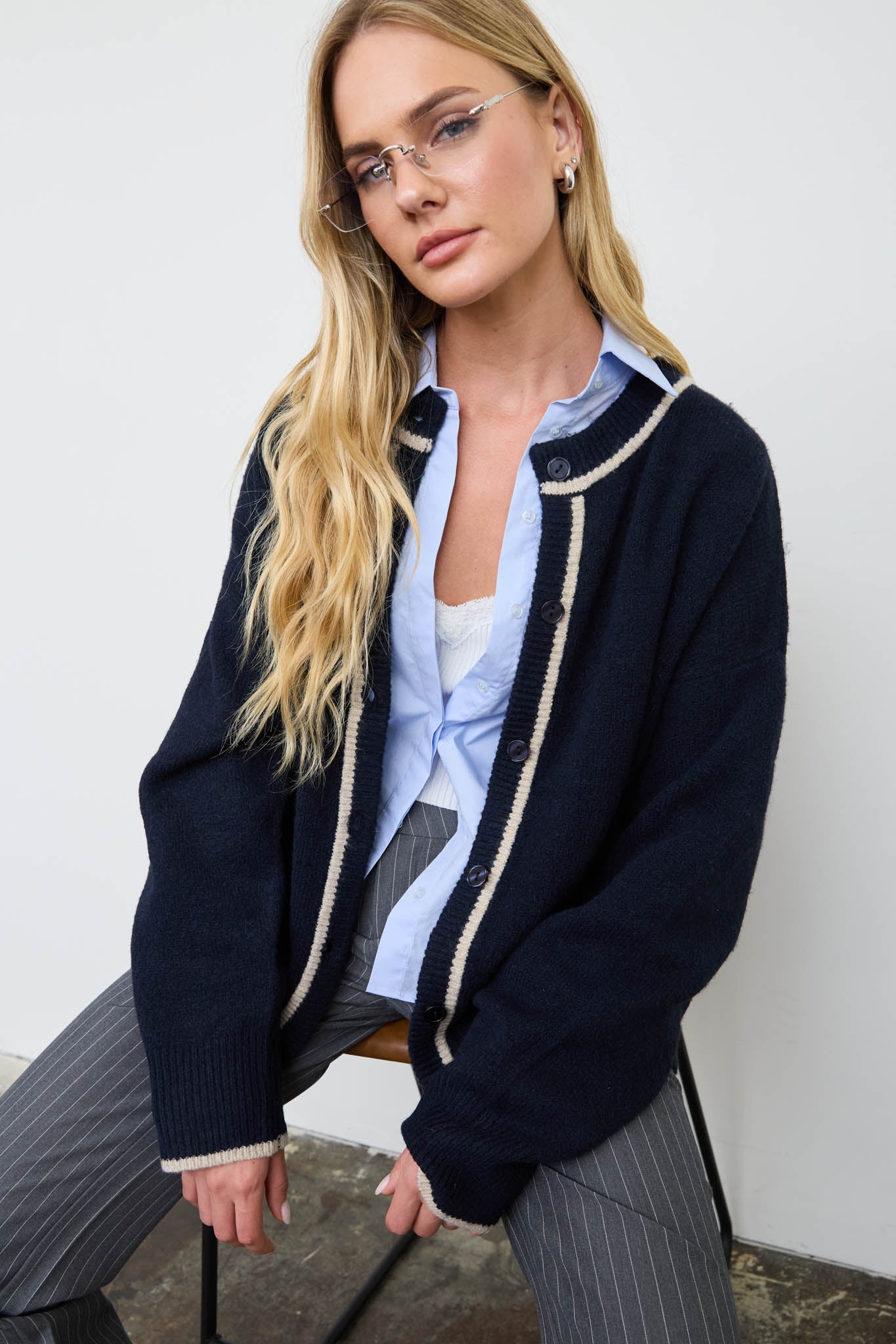 CONTRAST TRIM ROUND NECK FUZZY KNIT CARDIGAN