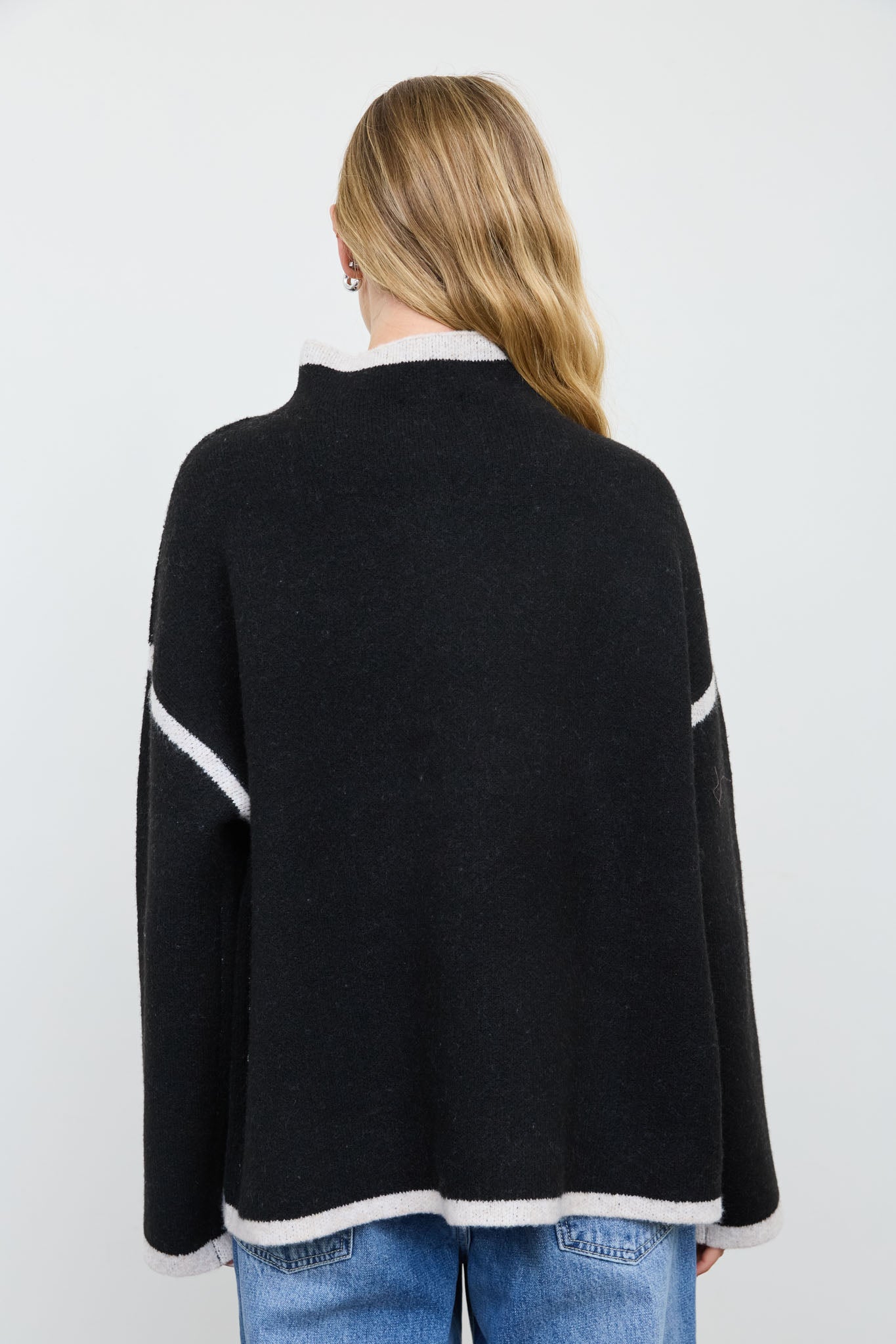CONTRAST FRONT SEAM MOCK NECK OVERSIZED SWEATER