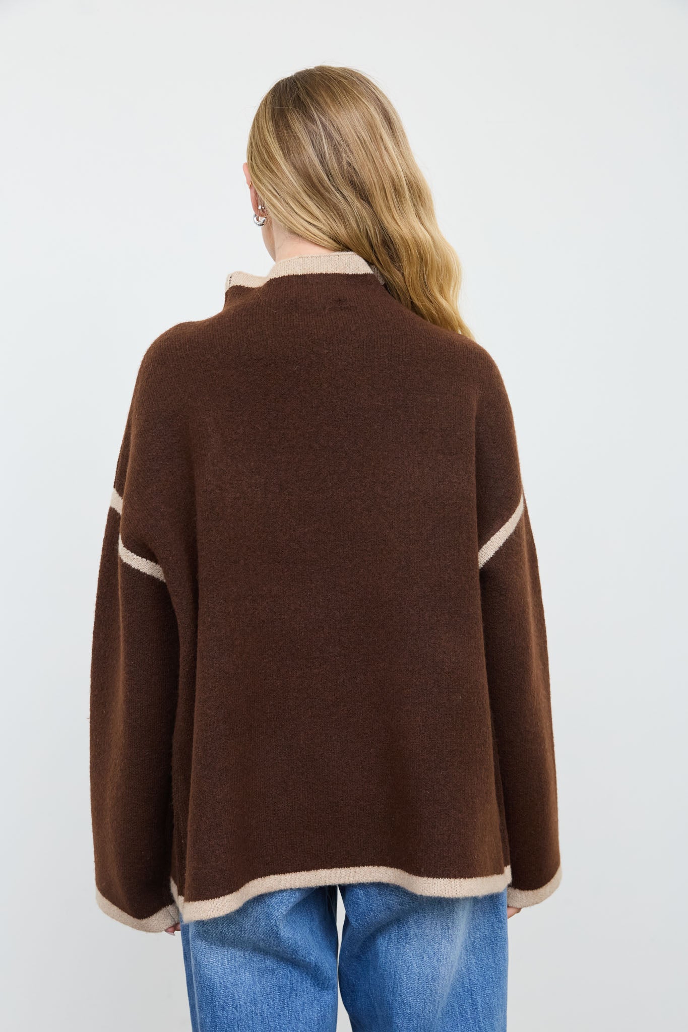 CONTRAST FRONT SEAM MOCK NECK OVERSIZED SWEATER