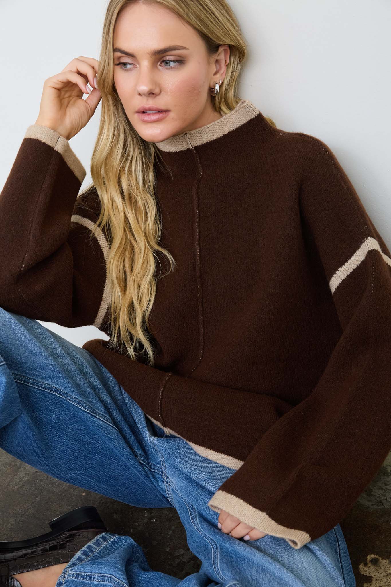 CONTRAST FRONT SEAM MOCK NECK OVERSIZED SWEATER