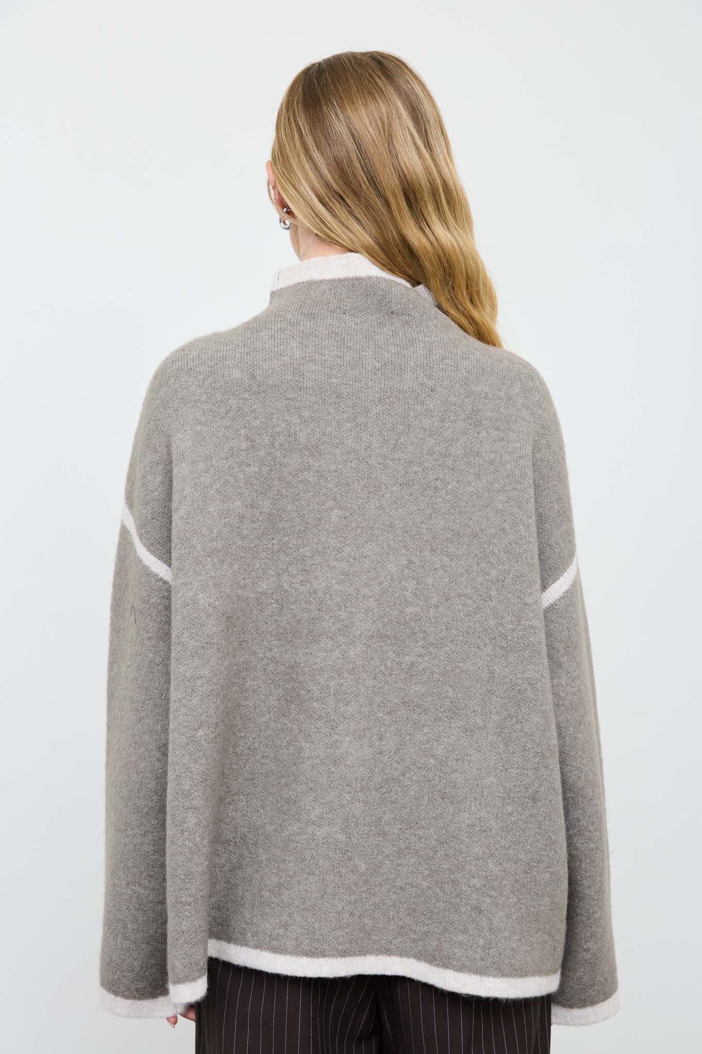 CONTRAST FRONT SEAM MOCK NECK OVERSIZED SWEATER