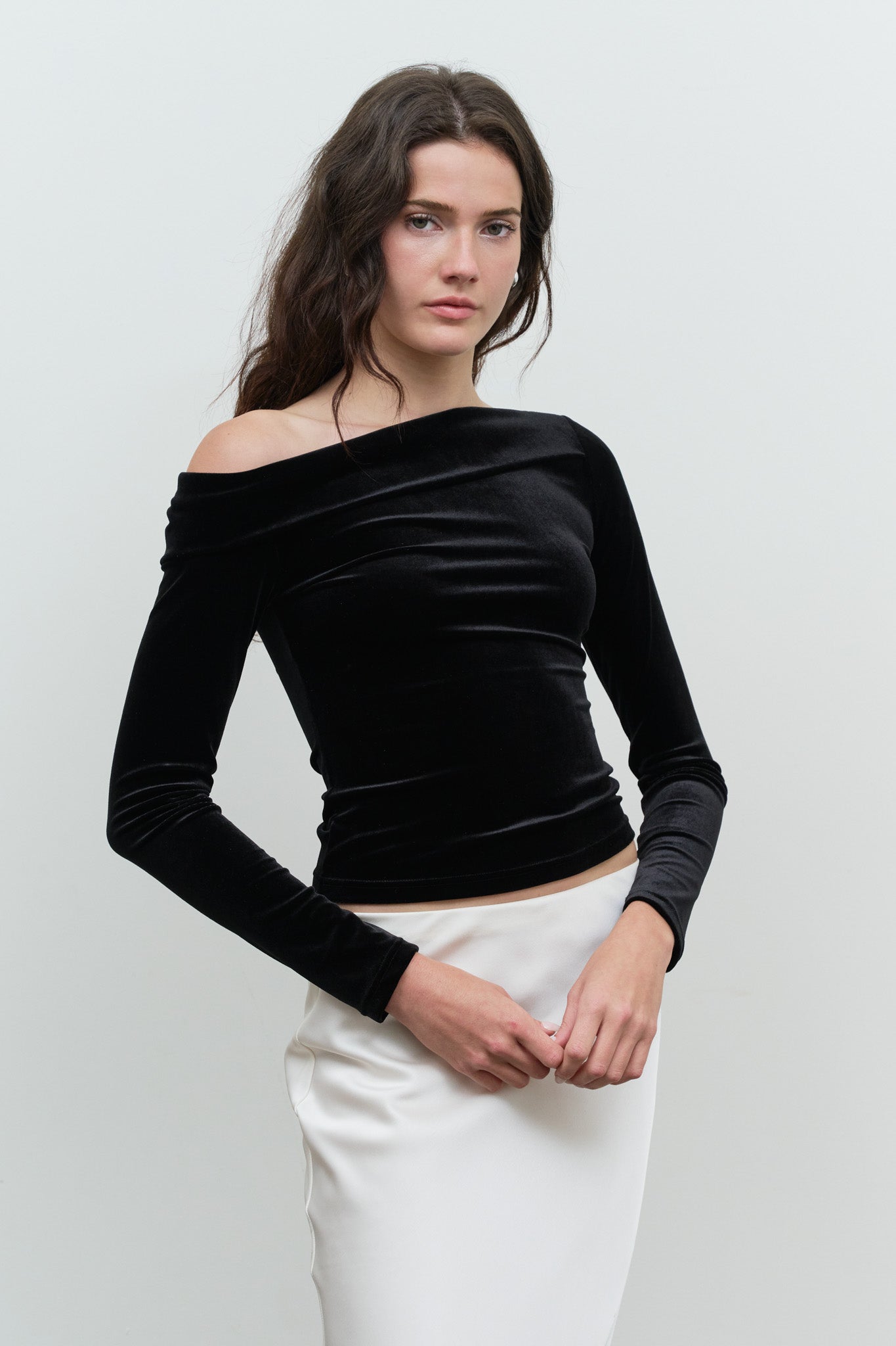 VELVET OFF-SHOULDER LONG SLEEVE KNIT TOP
