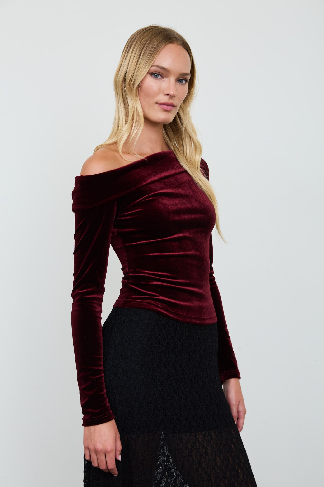 VELVET OFF-SHOULDER LONG SLEEVE KNIT TOP