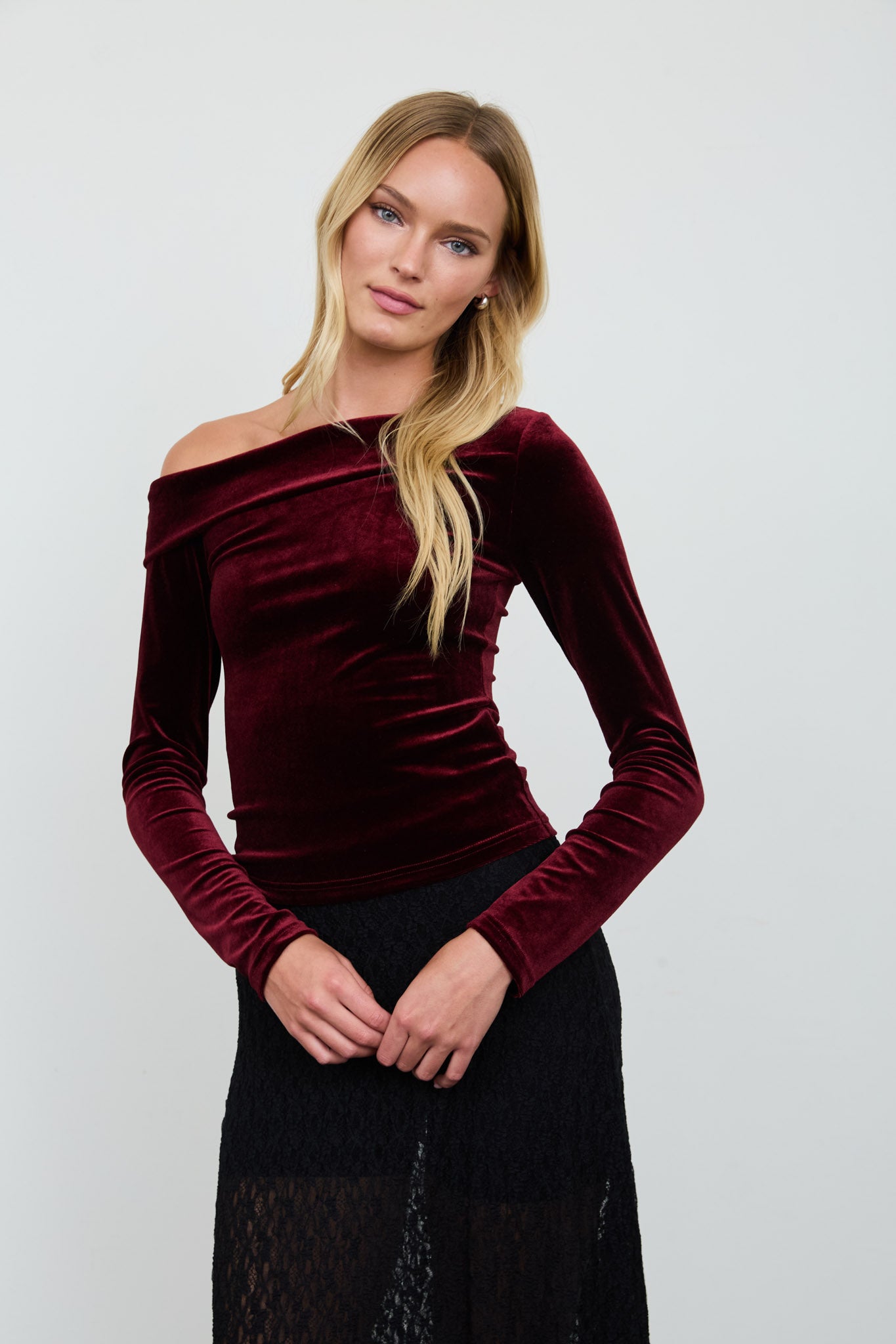 VELVET OFF-SHOULDER LONG SLEEVE KNIT TOP