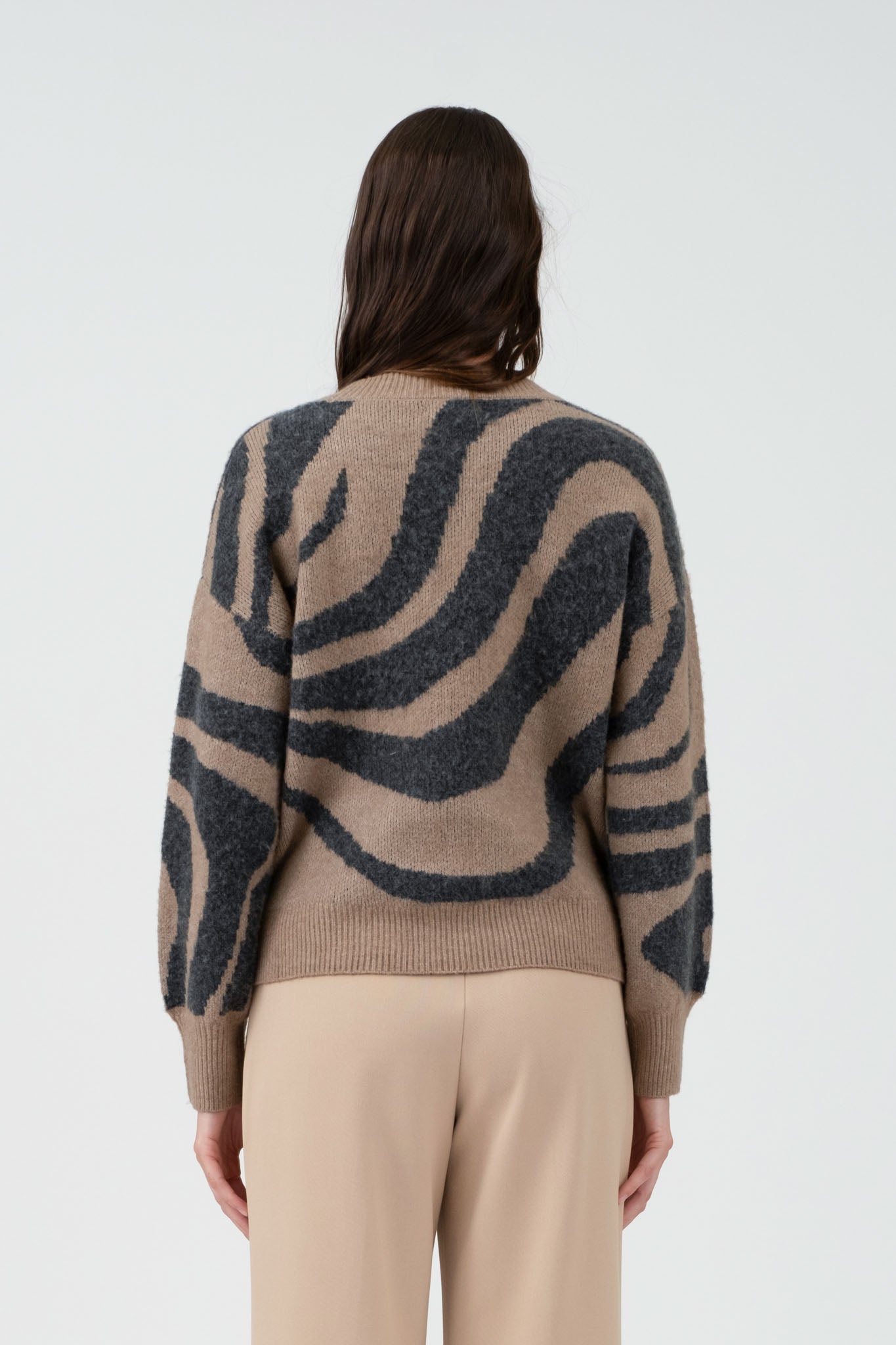 ZEBRA PRINT LONG SLEEVE KNIT SWEATER