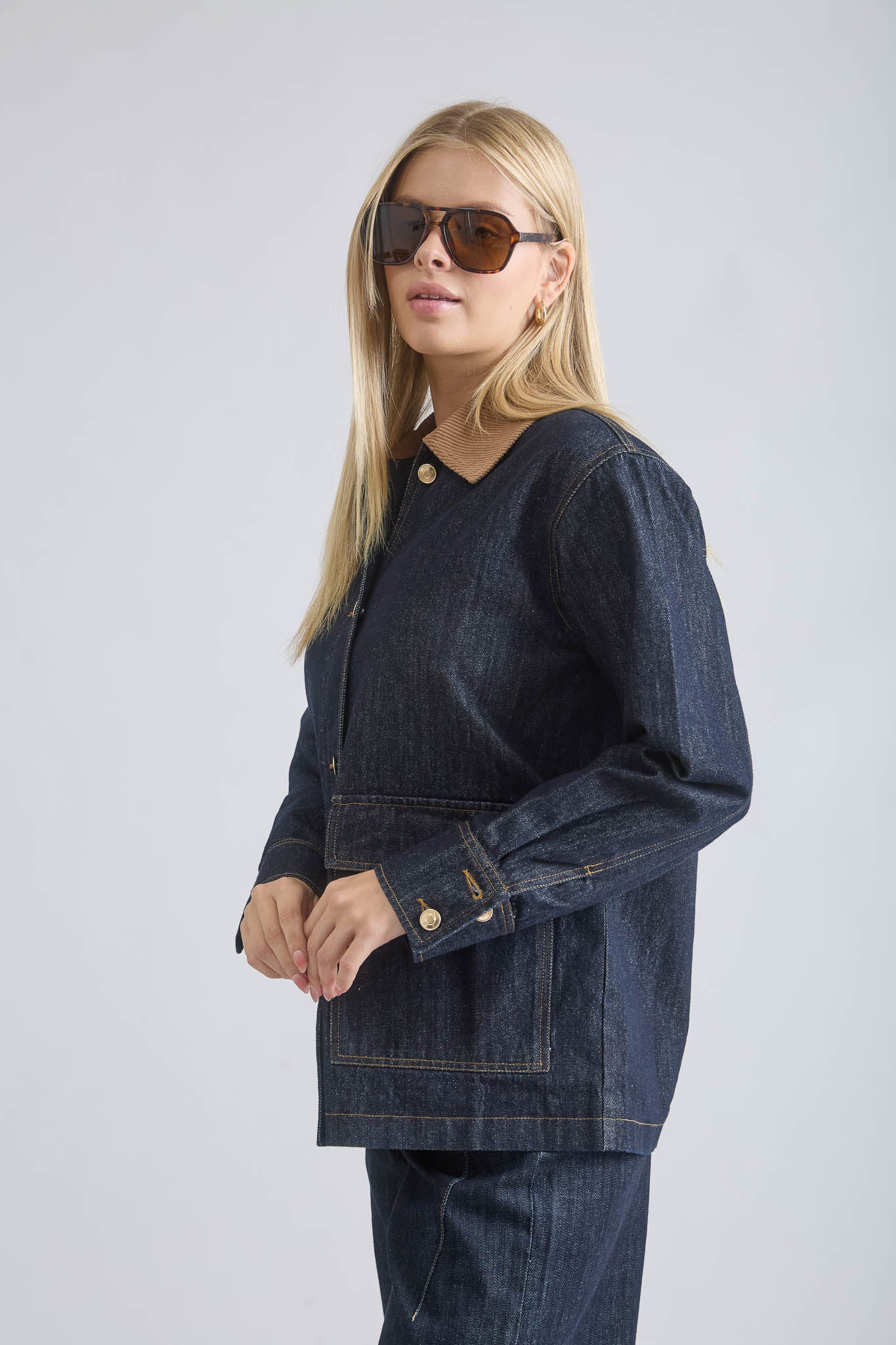 CORDUROY COLLAR  POCKET DETAIL DENIM JACKET