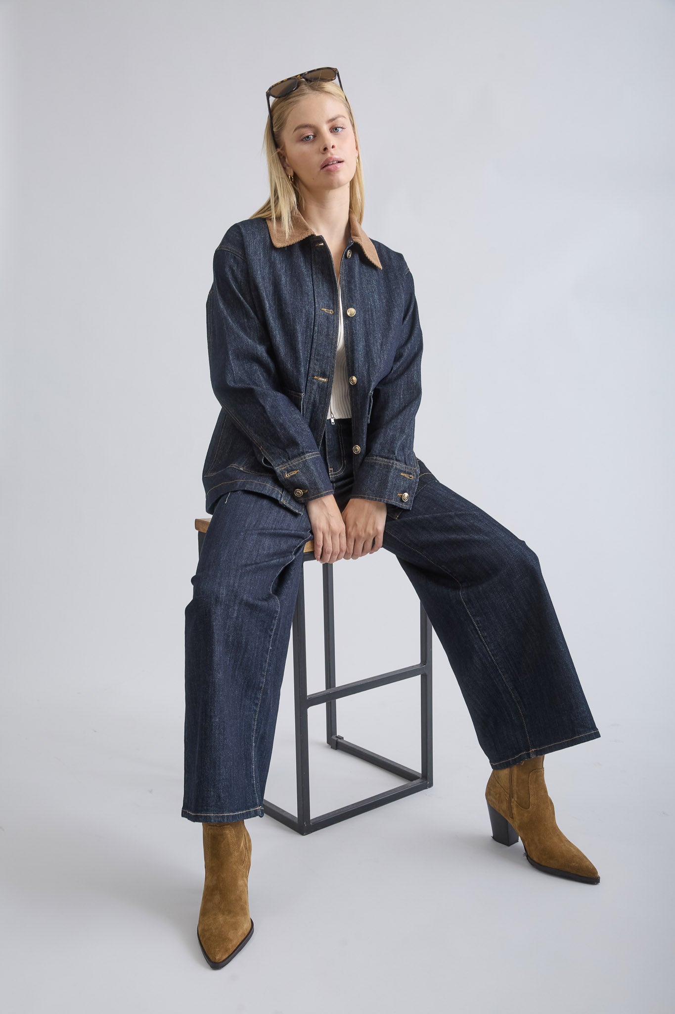 CORDUROY COLLAR  POCKET DETAIL DENIM JACKET