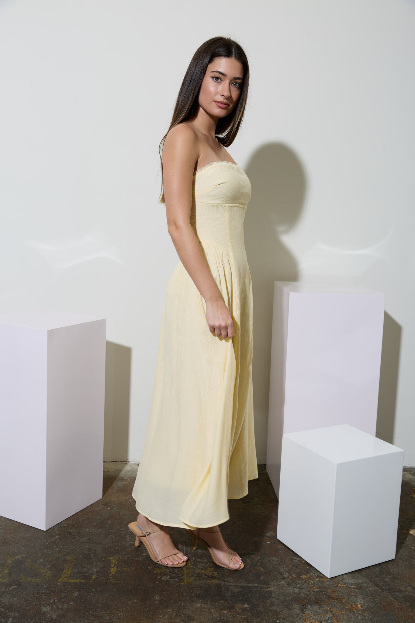 LACE TRIM STRAPLESS GATHERED DETAIL MIDI DRESS (PRE-ORDER)