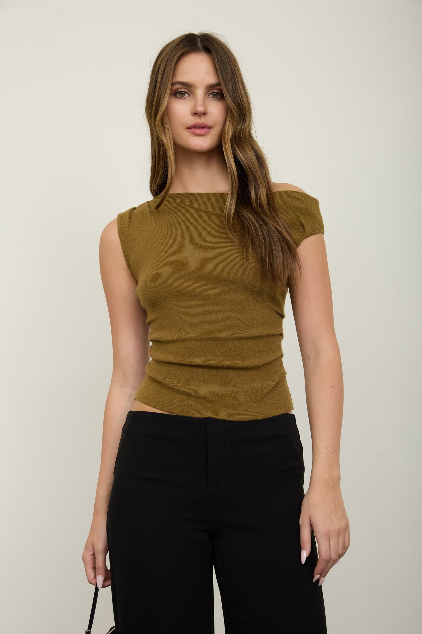 ASYMMETRIC BOAT NECK FITTED KNIT SWEATER TOP