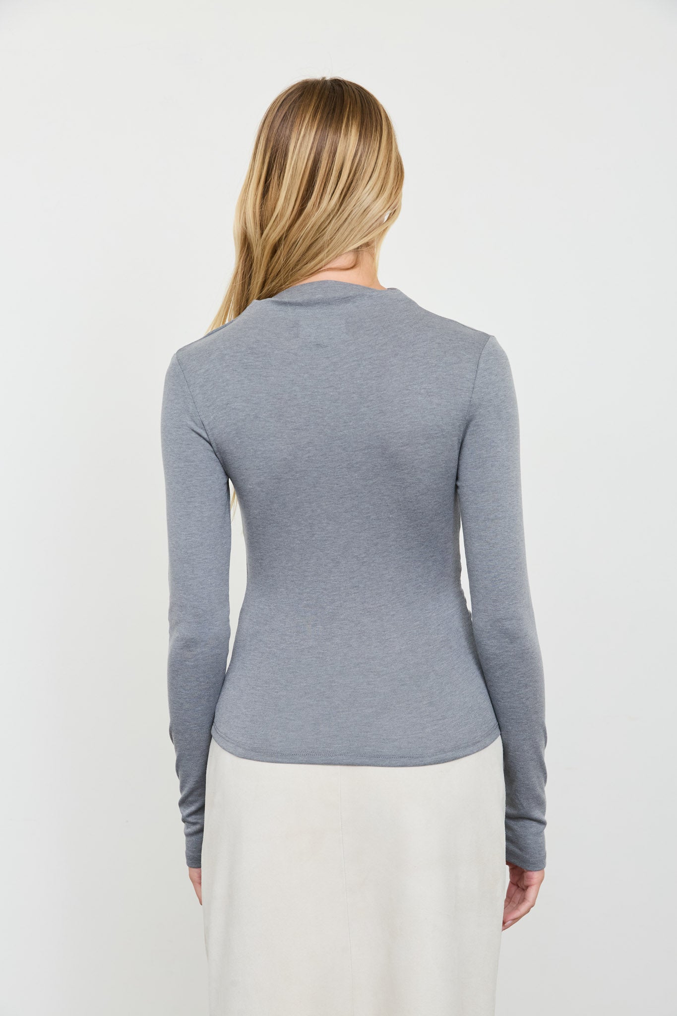 HEATHERED RUCHED BOAT NECK LONG SLEEVE KNIT TOP