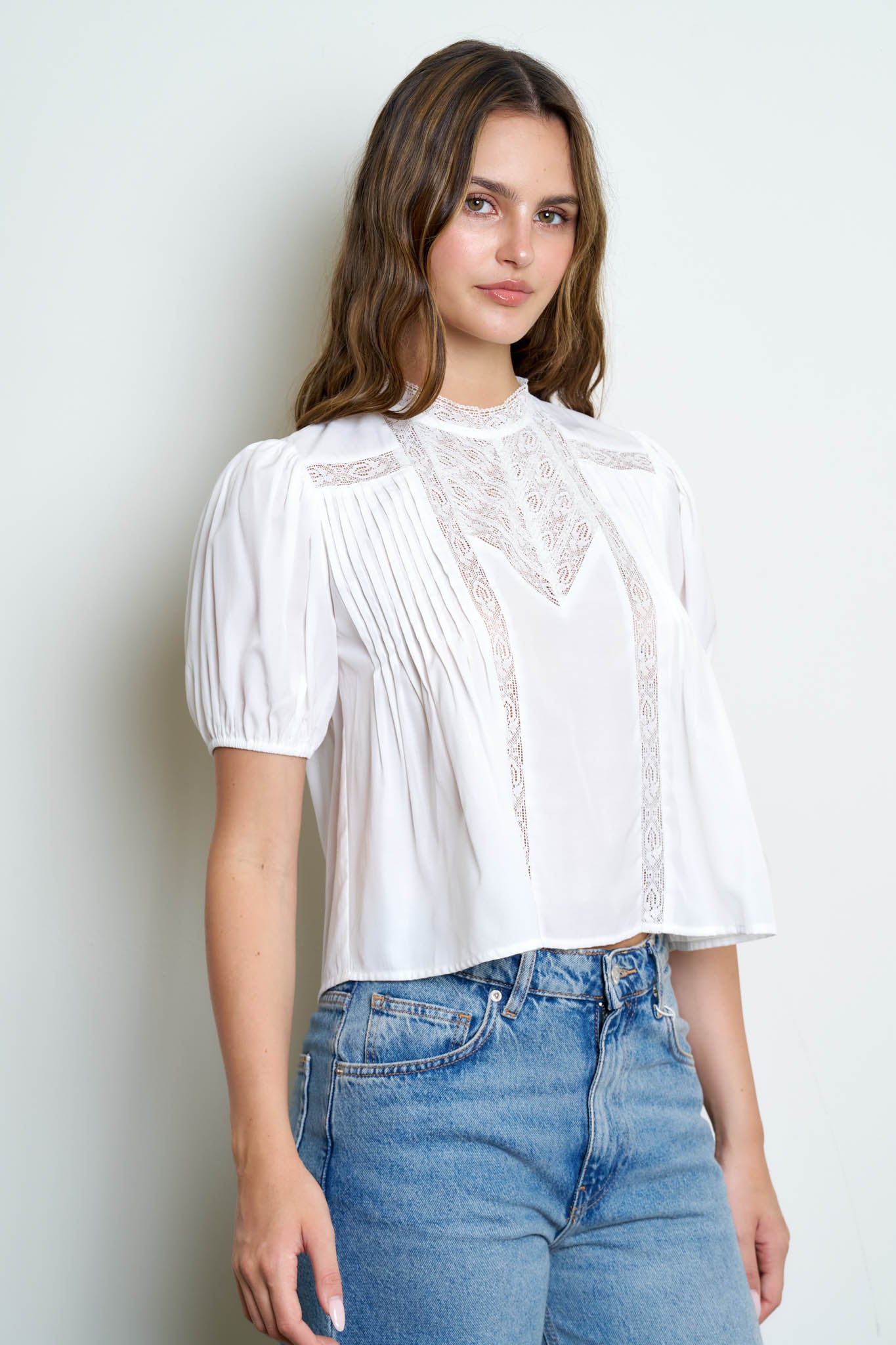 LACE-TRIM PINTUCK PUFF SLEEVE CROPPED TOP