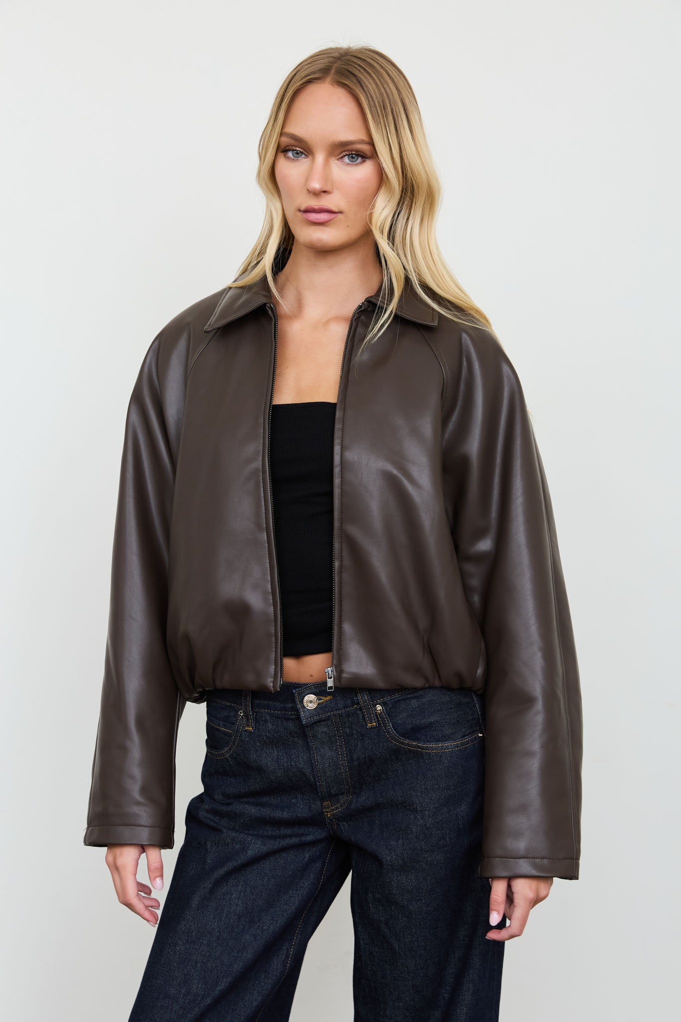 COLLARED ZIP-UP CROPPED FAUX LEATHER JACKET (PRE-ORDER)