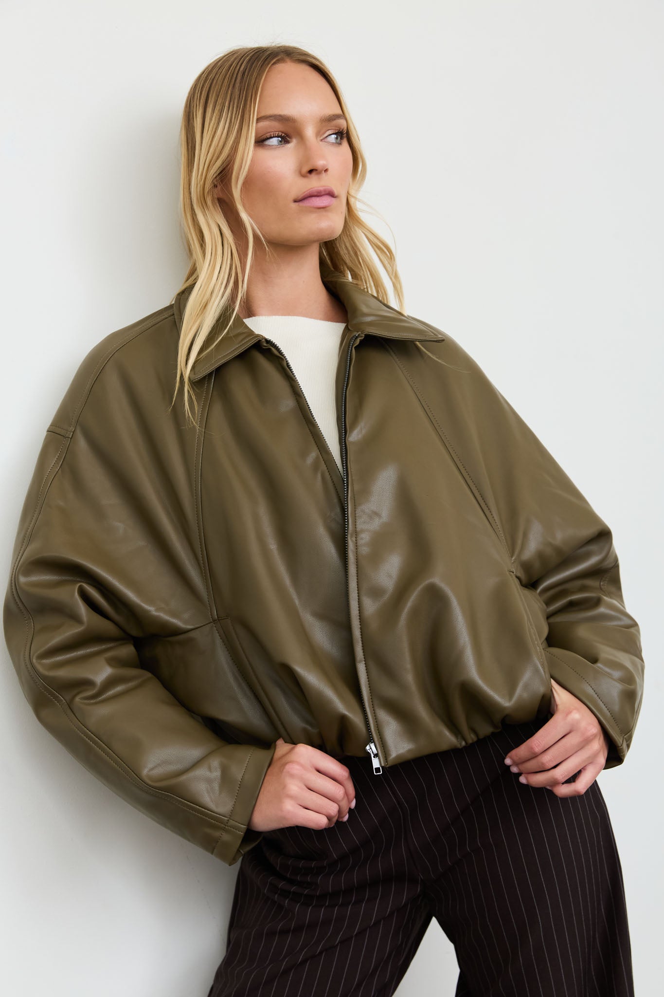 COLLARED ZIP-UP CROPPED FAUX LEATHER JACKET (PRE-ORDER)