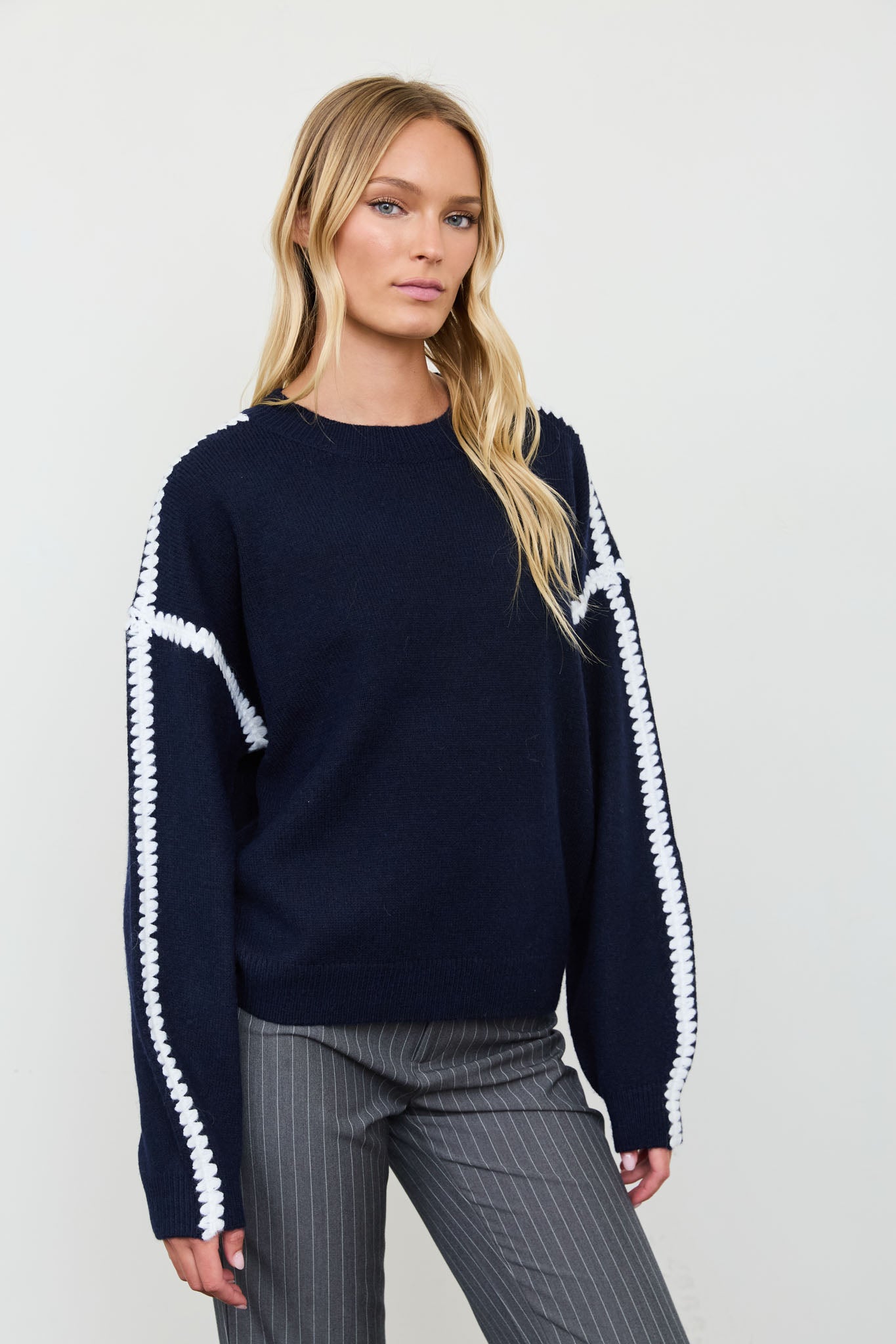 MARLED CONTRAST STITCH CREW NECK KNIT SWEATER (PRE-ORDER)