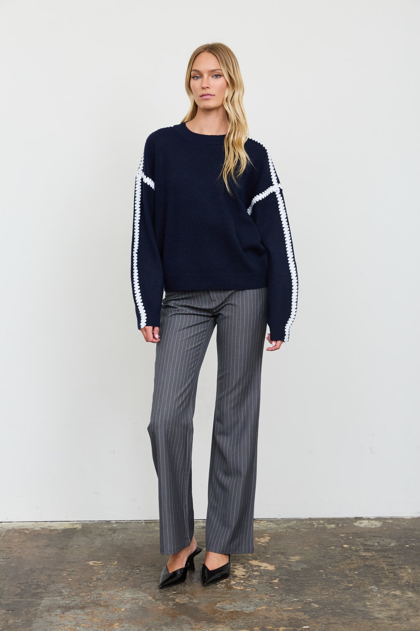 MARLED CONTRAST STITCH CREW NECK KNIT SWEATER (PRE-ORDER)