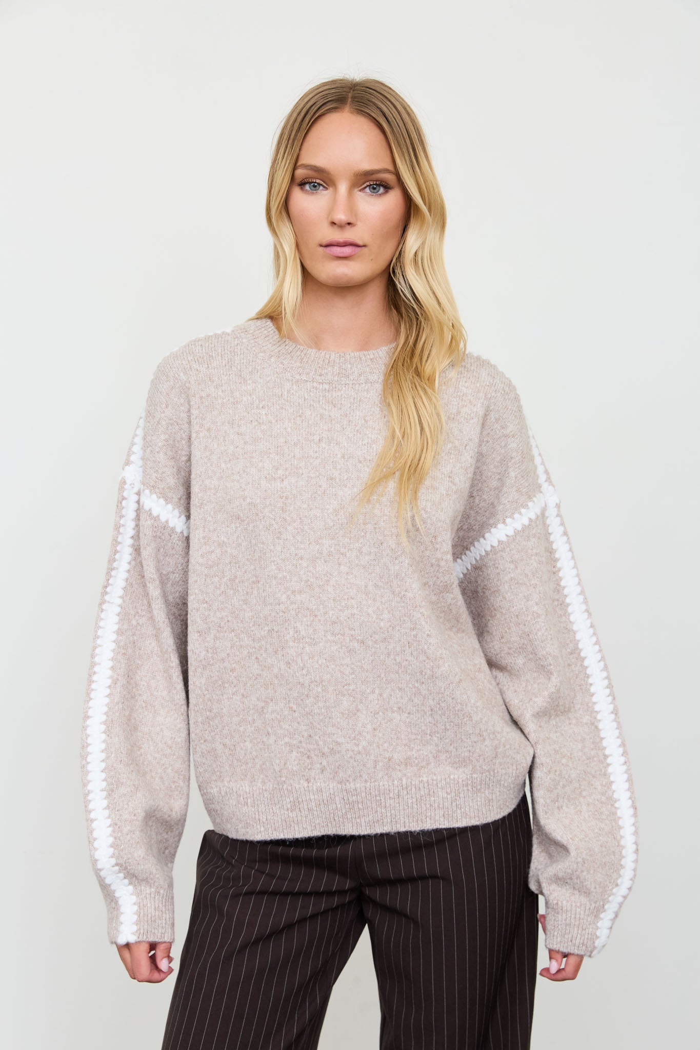 MARLED CONTRAST STITCH CREW NECK KNIT SWEATER (PRE-ORDER)