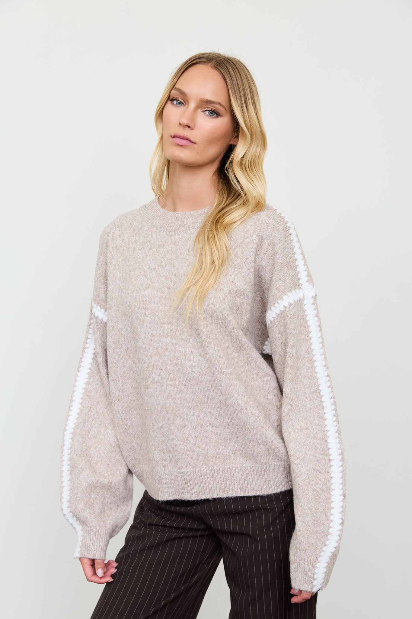 MARLED CONTRAST STITCH CREW NECK KNIT SWEATER (PRE-ORDER)