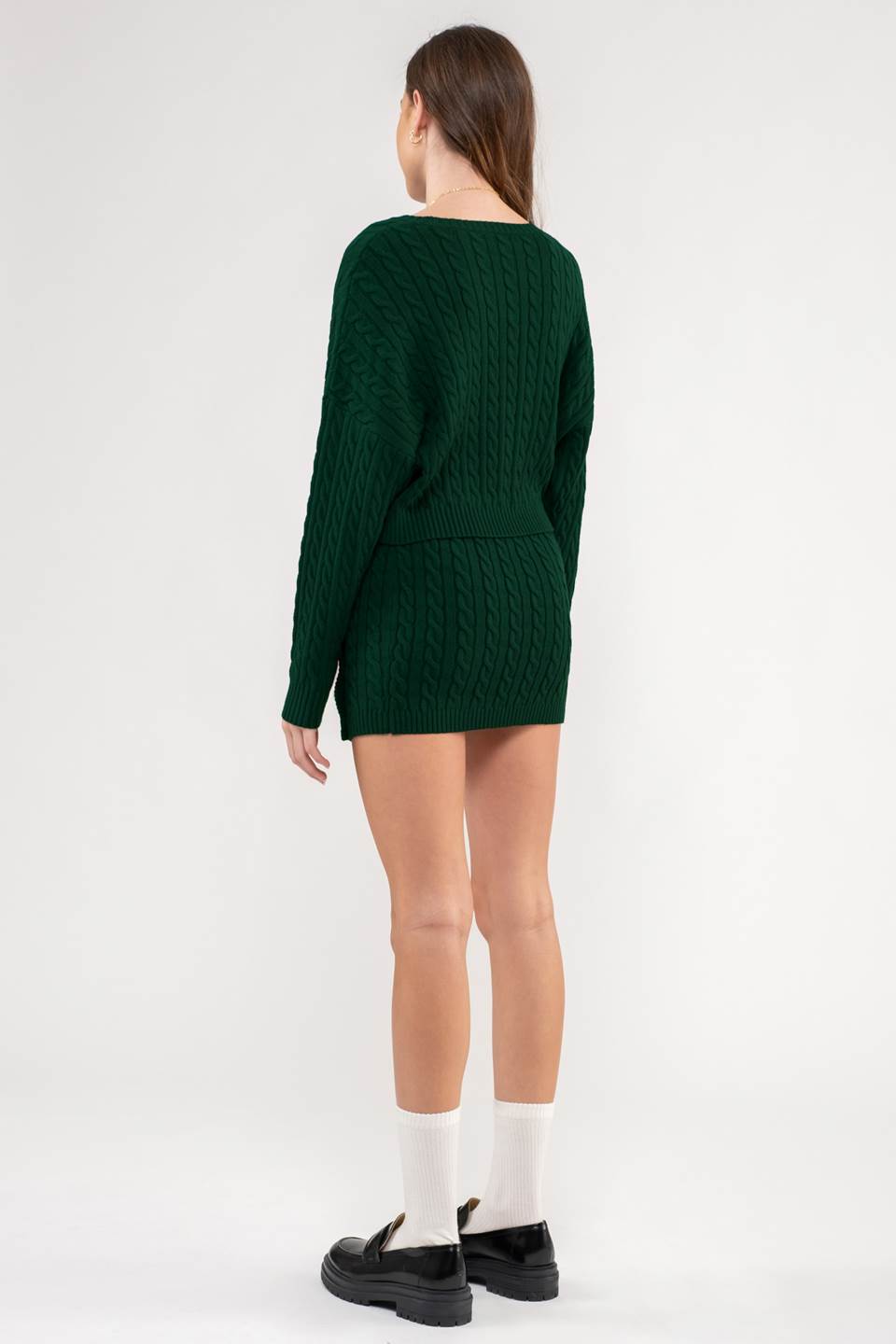 SOLID CABLEKNIT PULLOVER CREWNECK SWEATER