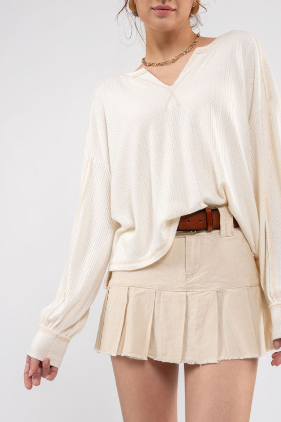 CONTRAST STITCH KNIT TOP