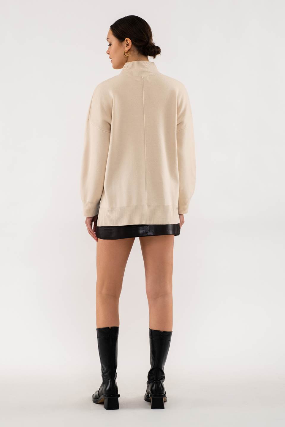 SOLID MOCK NECK SEAM FRONT KNIT SWEATER
