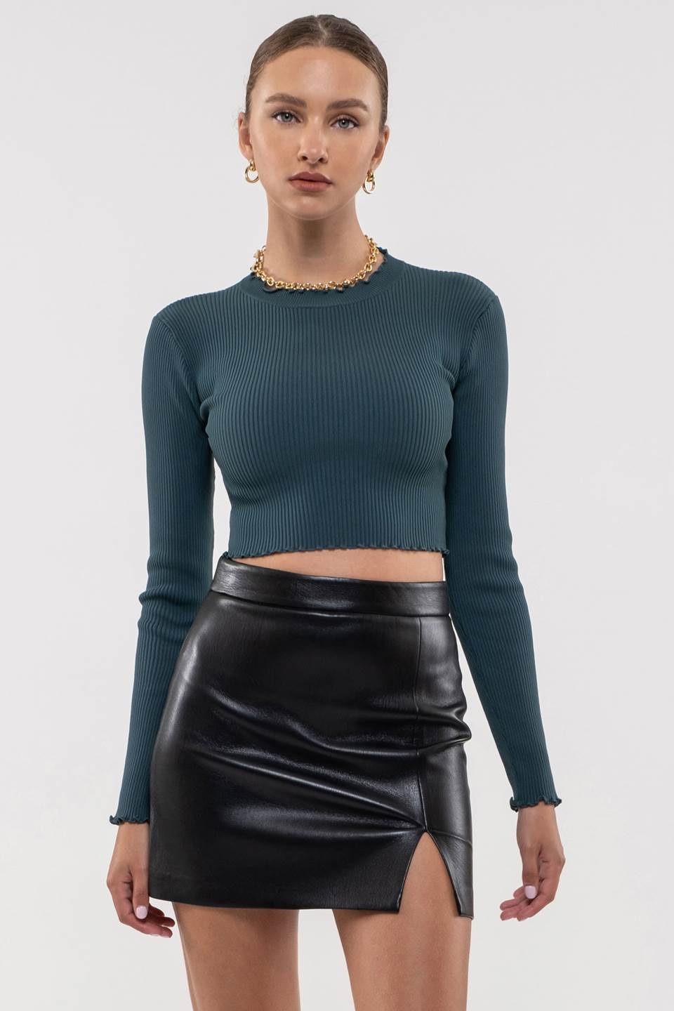 LETTUCE HEM LONG SLEEVE RIB KNIT CROP TOP