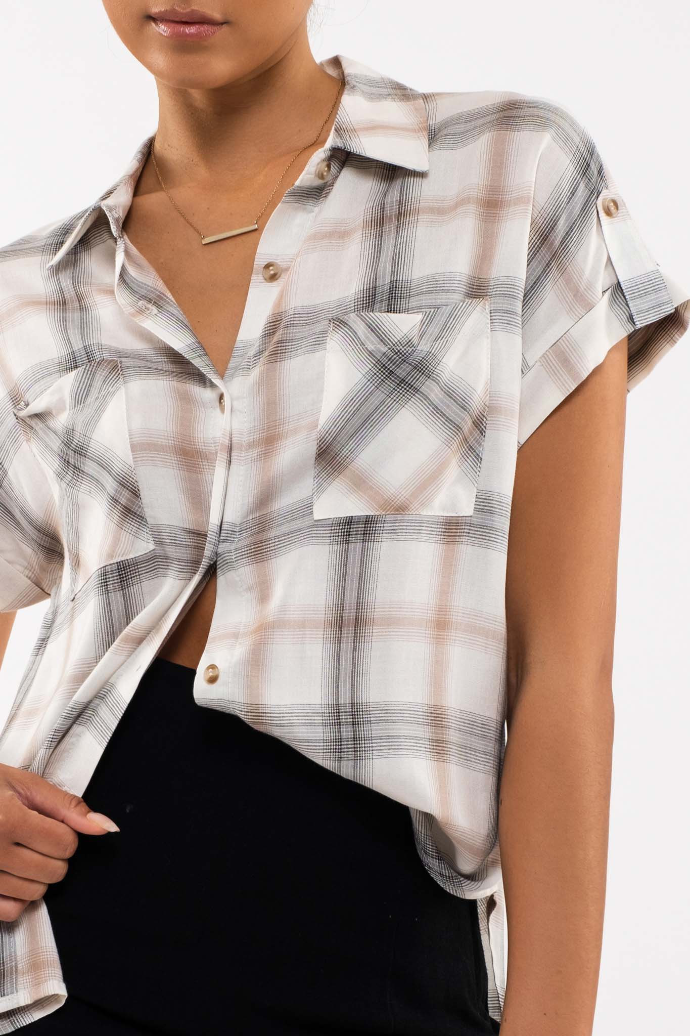 PLAID SHORT SLEEVE WOVEN TOP