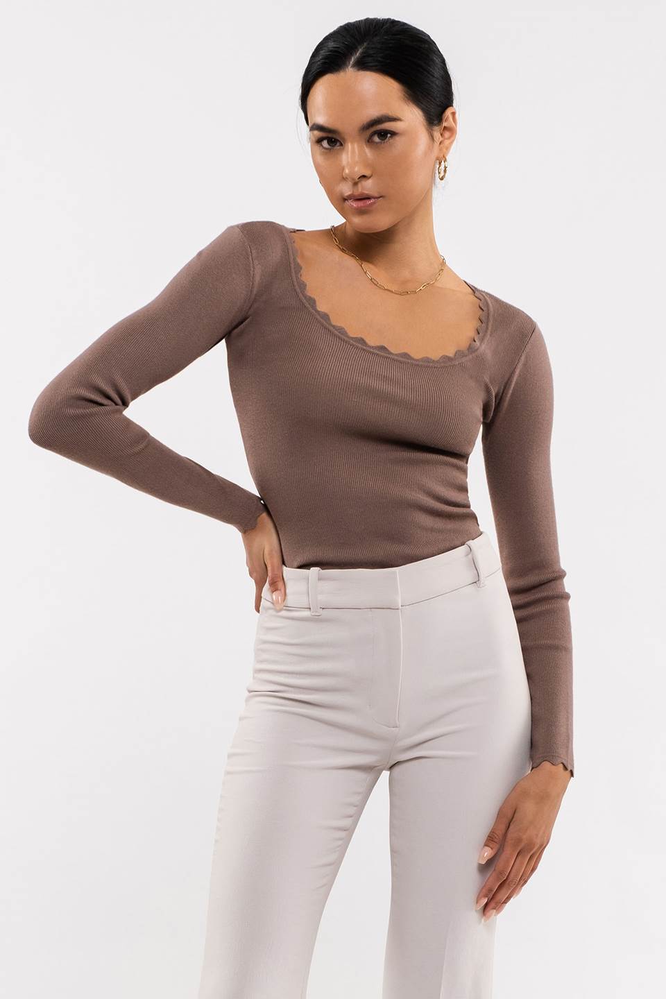 SCALLOP HEM LONG SLEEVE RIB KNIT TOP