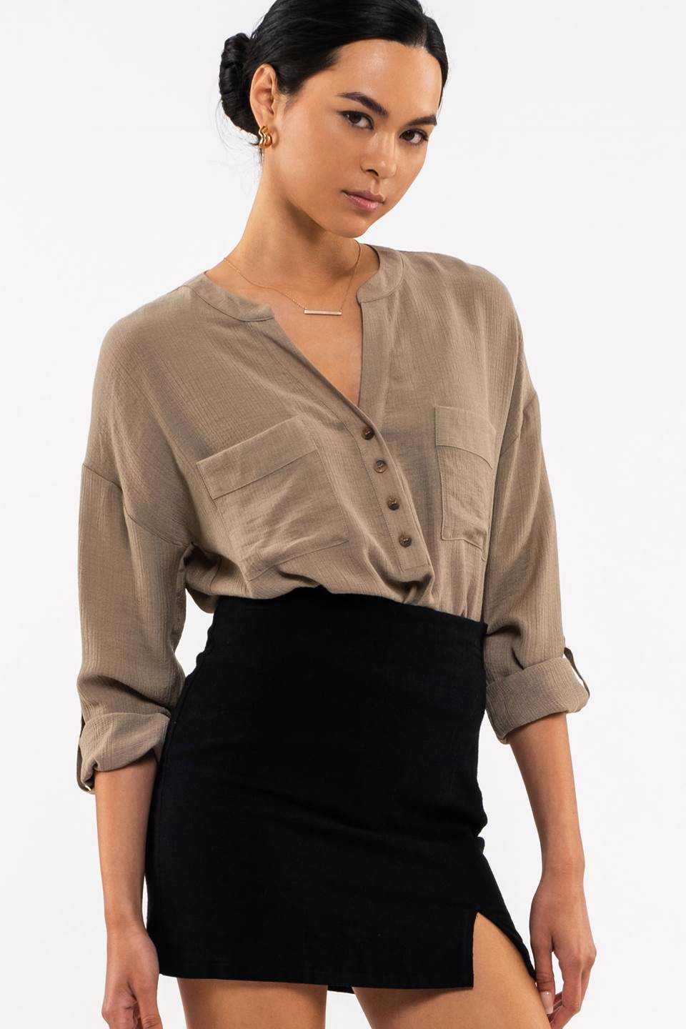 SPLIT NECK ROLL UP SLEEVE TOP