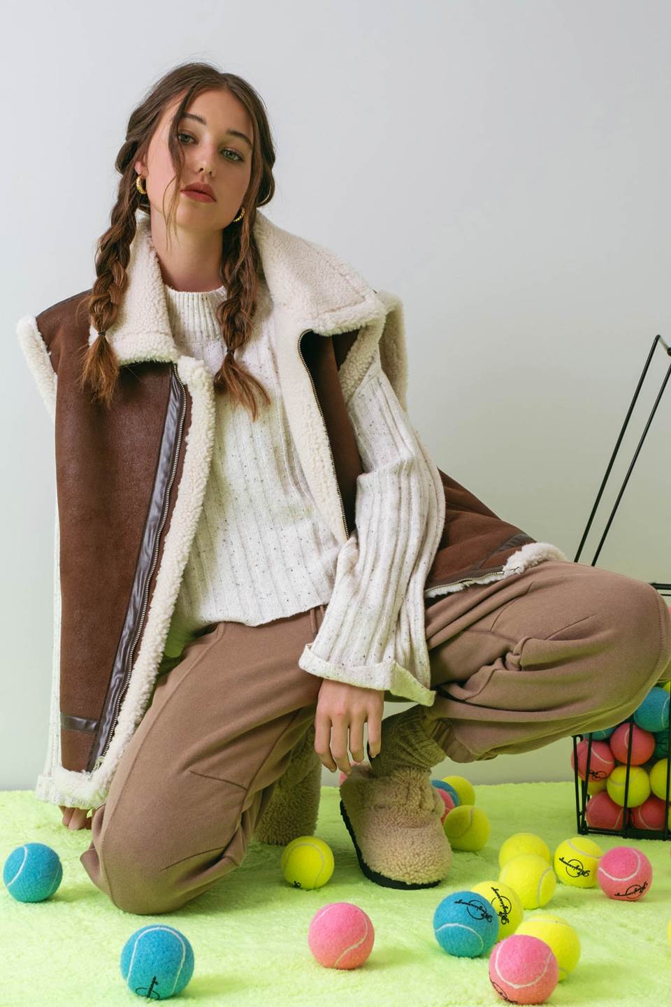 CONTRAST FAUX SHEARLING VEST (PRE-ORDER)